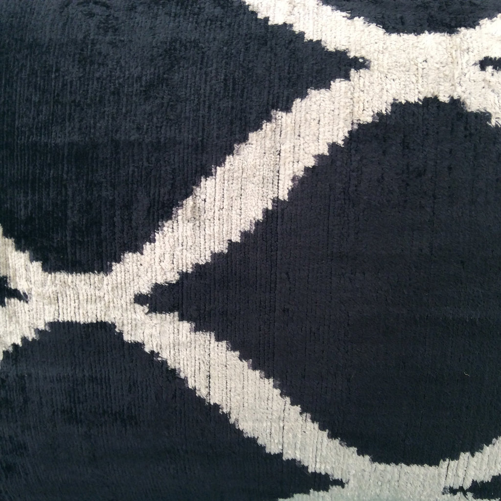 Velvet Ikat Kussen Black Beauty 60x40 cm