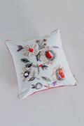Kussenhoes | Geborduurd katoenen bloeipatroon | 18x18 inch