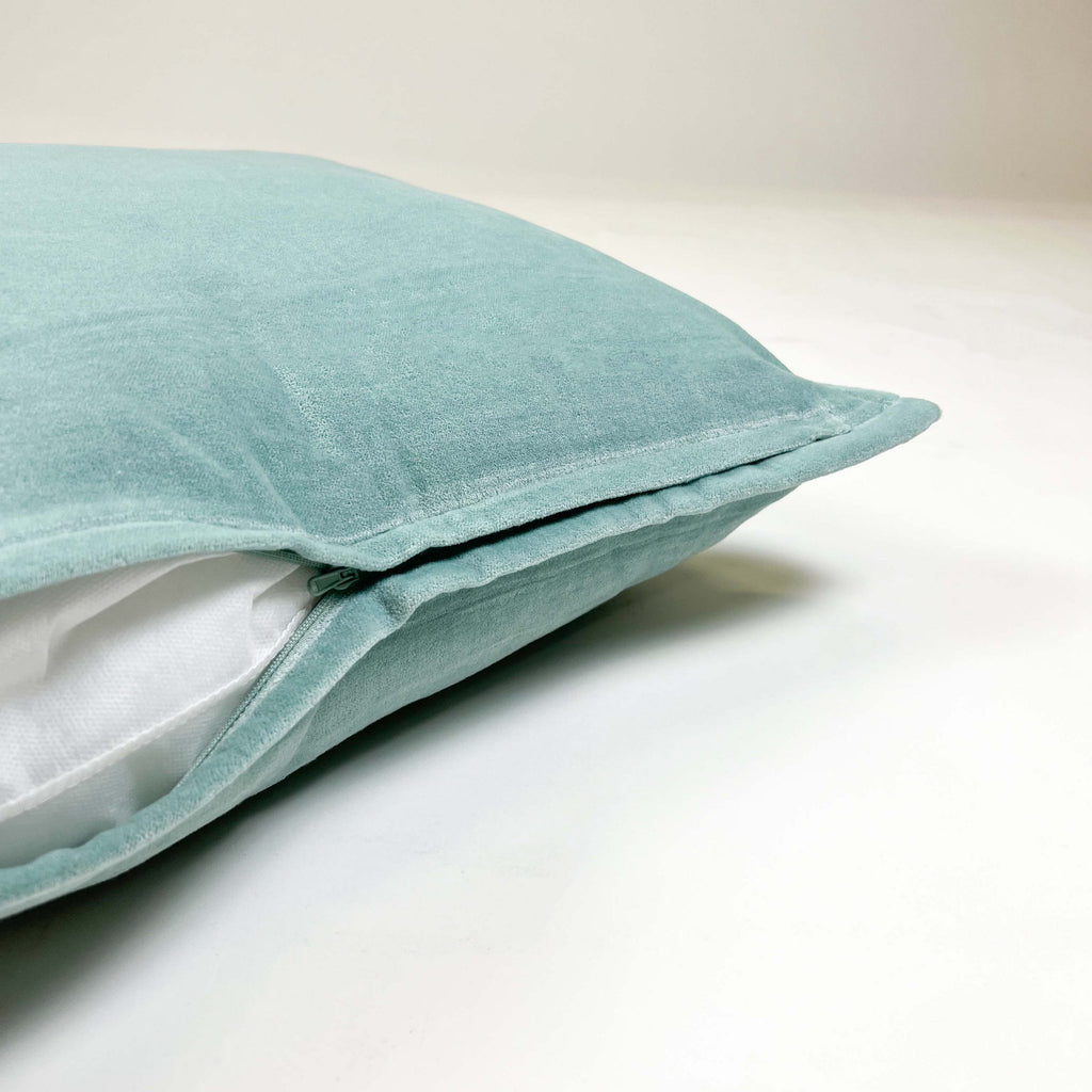 Nederlands decor Caith - Decoratief kussen 50x50 cm - 100% katoenen velours - Jadeite - lichtgroen
