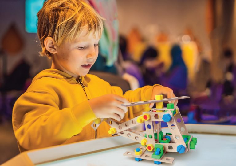 Constructieset Constructor Junior Takelwagen 3 in 1 van hout- 102 onderdelen