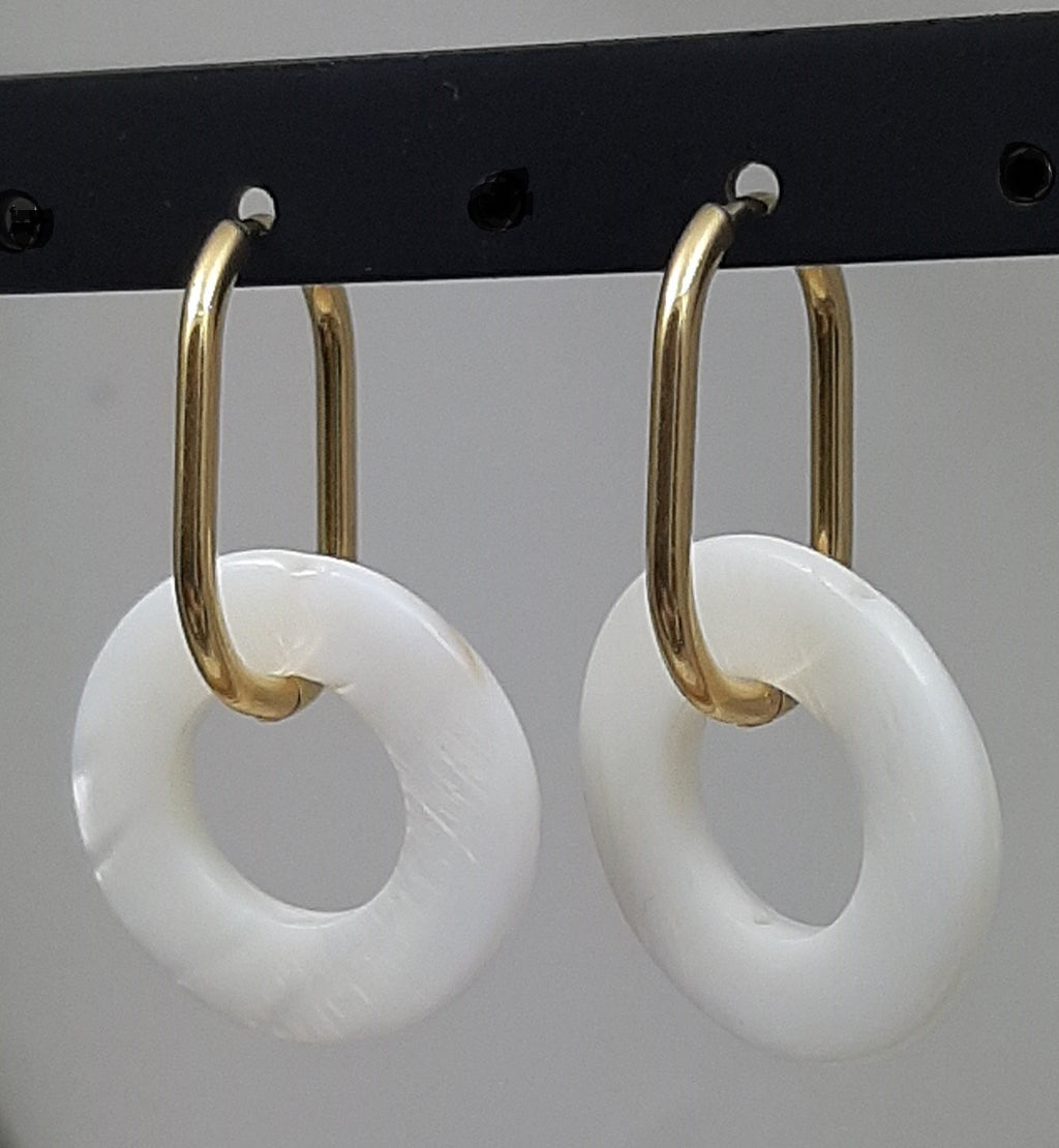 Oorbel met schelp hangers parelmoer