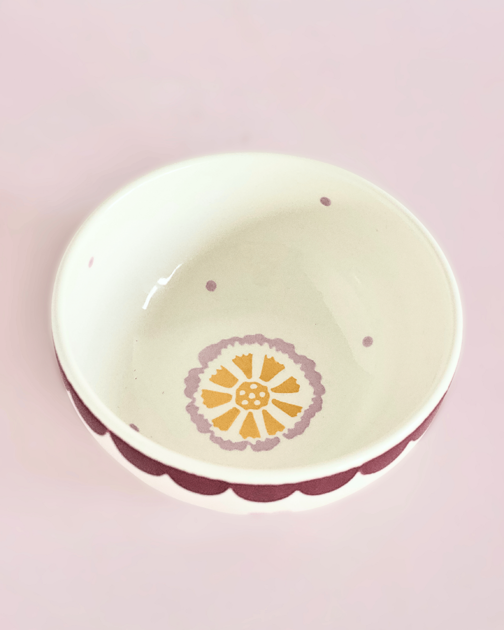 Handgeschilderde keramische serveerschaal - bloemmotief, 11,5 cm