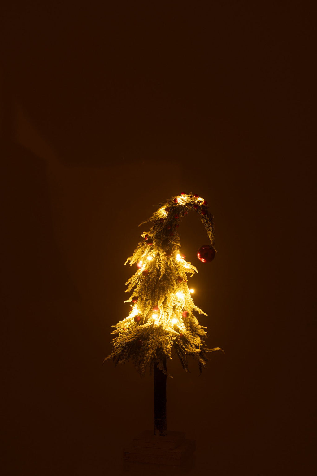 J-Line Kerstboom Muts+Led Kunststof Sneeuw Groen/Rood Medium