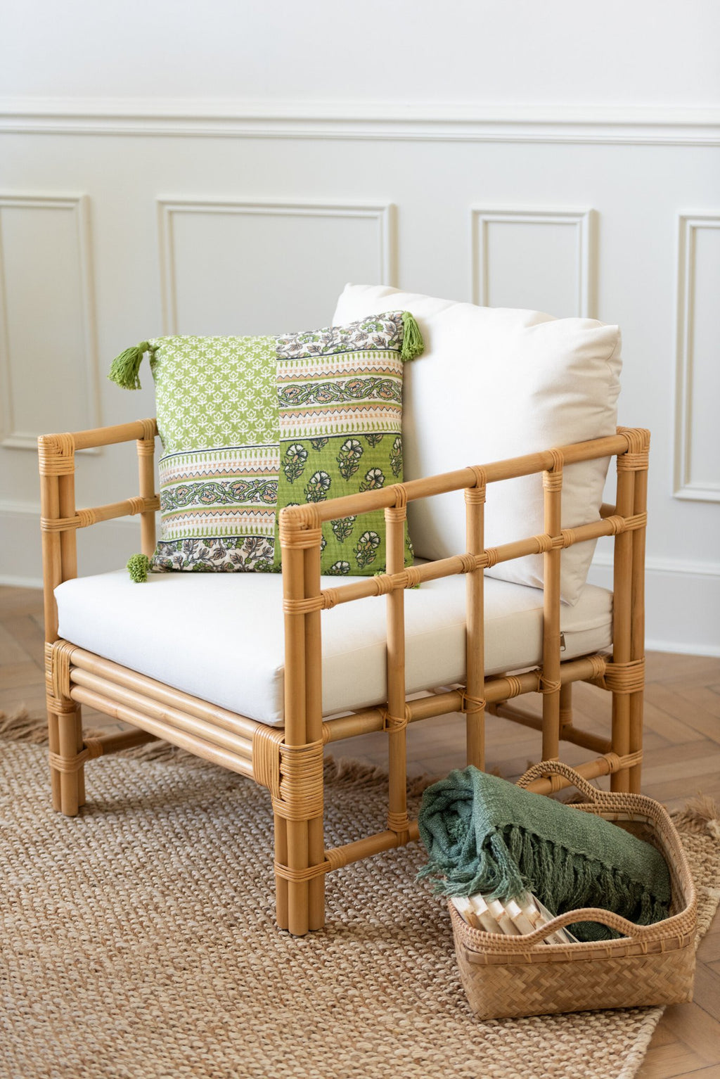 J-Line armstoel Elise + Kkussen - rotan/textiel - naturel/wit