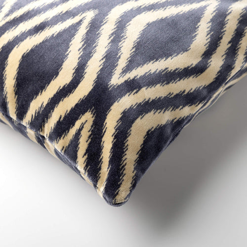 Amora | Cushion 45x45 cm | Insignia Blue | Blauw | Hoii | met duurzame kussenvulling