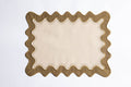 Gisèle Scallop Placemat met geborduurd detail