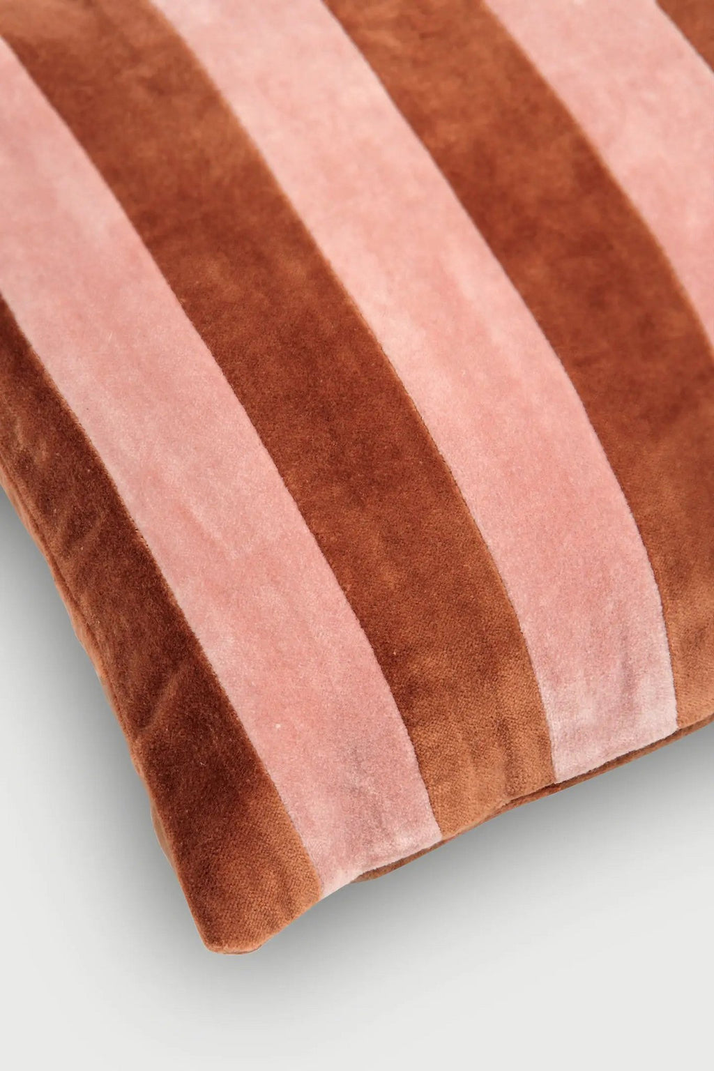 Kussenhoes | Holly Rhubarb gestreepte langwerpige kussenhoes van Sanctuary Living
