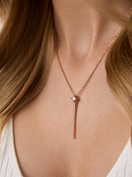 Handgemaakt sieraad – halsketting met hanger – roséverguld messing, kristallen accenten – individuele eenheid