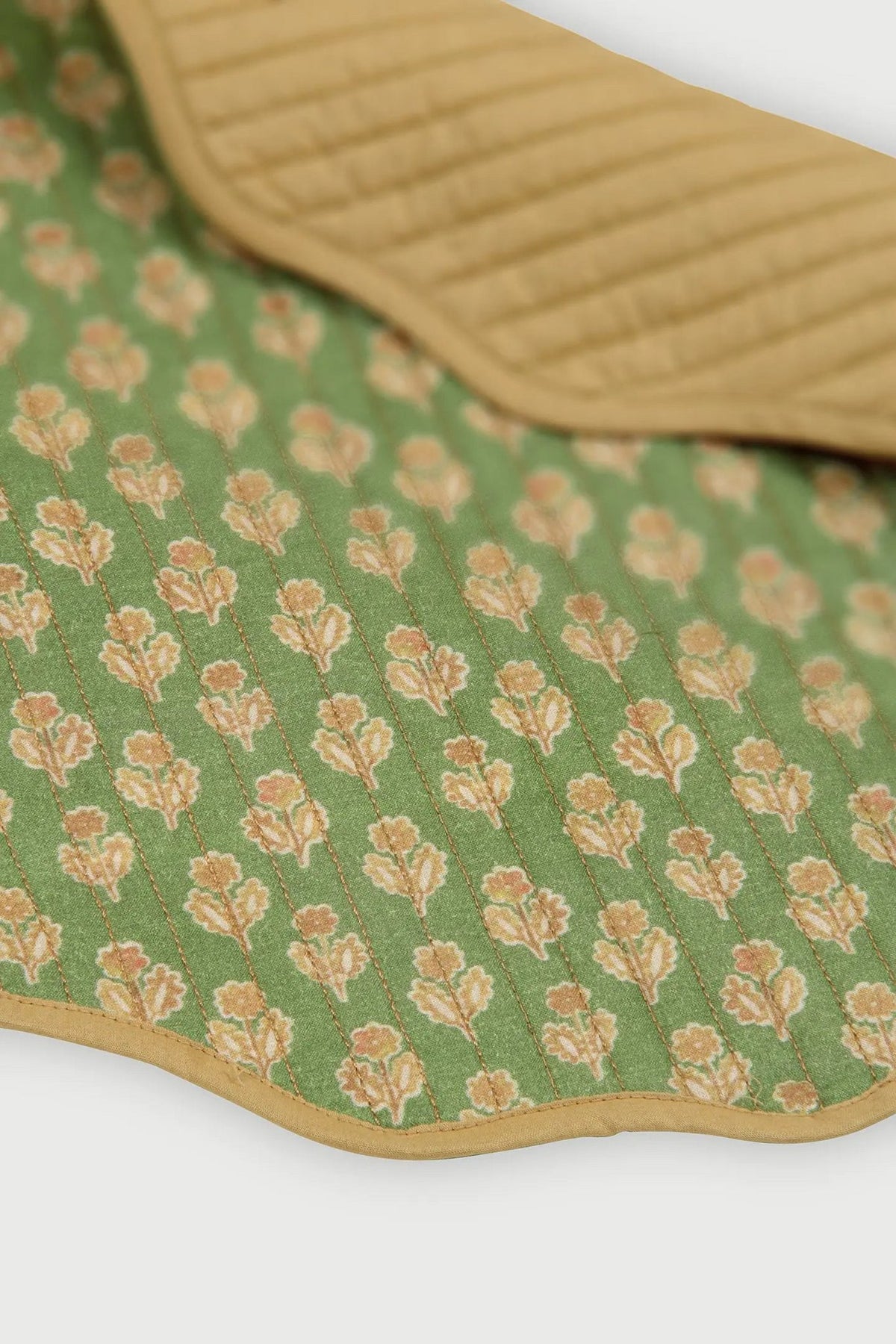 Tafelmat | Viola Scallop Forest Green gewatteerde ronde tafelmatten-set van 2 van Sanctuary Living