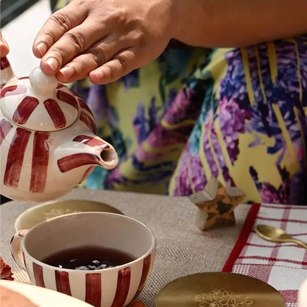 Handgemaakte steengoed mokken met theepot - Gestreept, koraalroze en wit