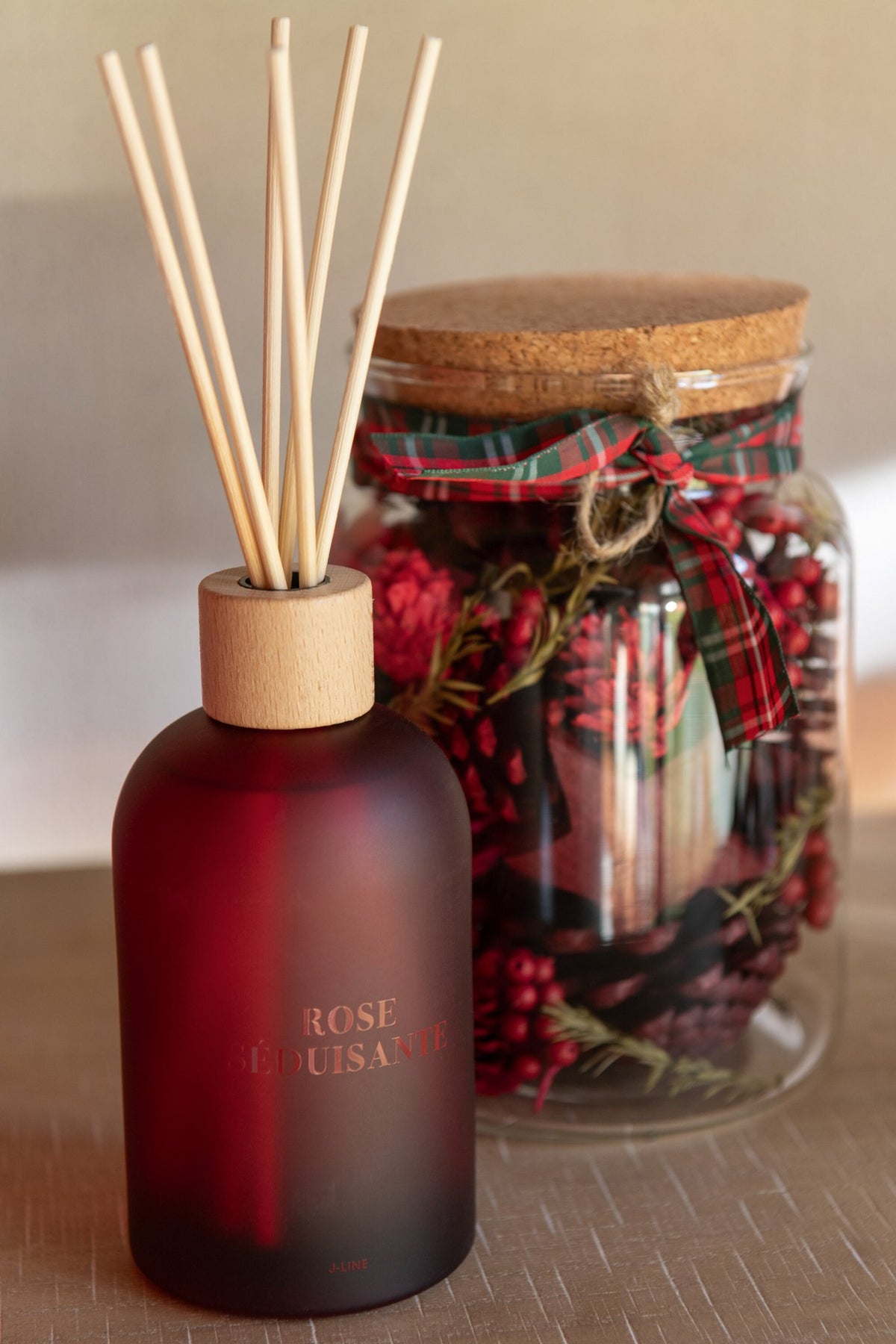 J-Line geurstokjes Essential Accords - Verleidelijke Roos - 250 ml
