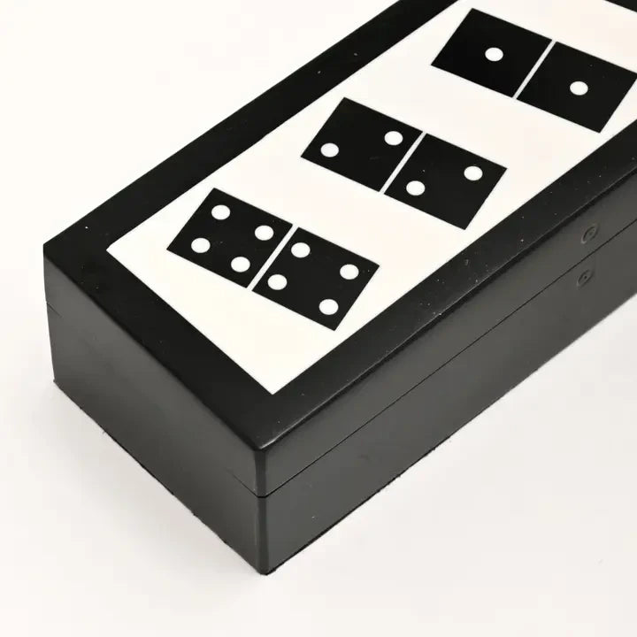 Decoratieve dominoset – harstegels en MDF-doos