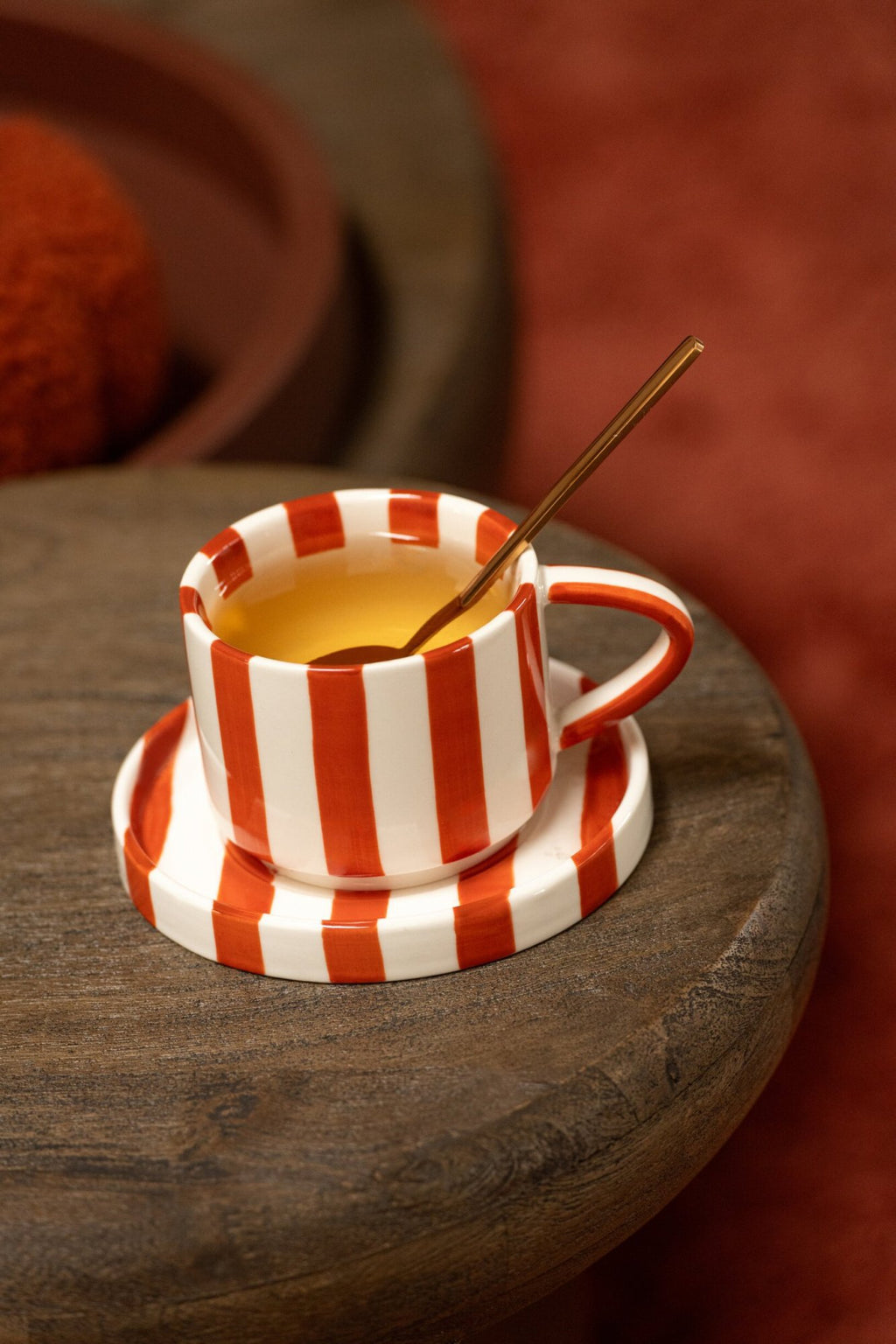 J-Line kopje + schoteltje Gestreept - steengoed - cognac/wit