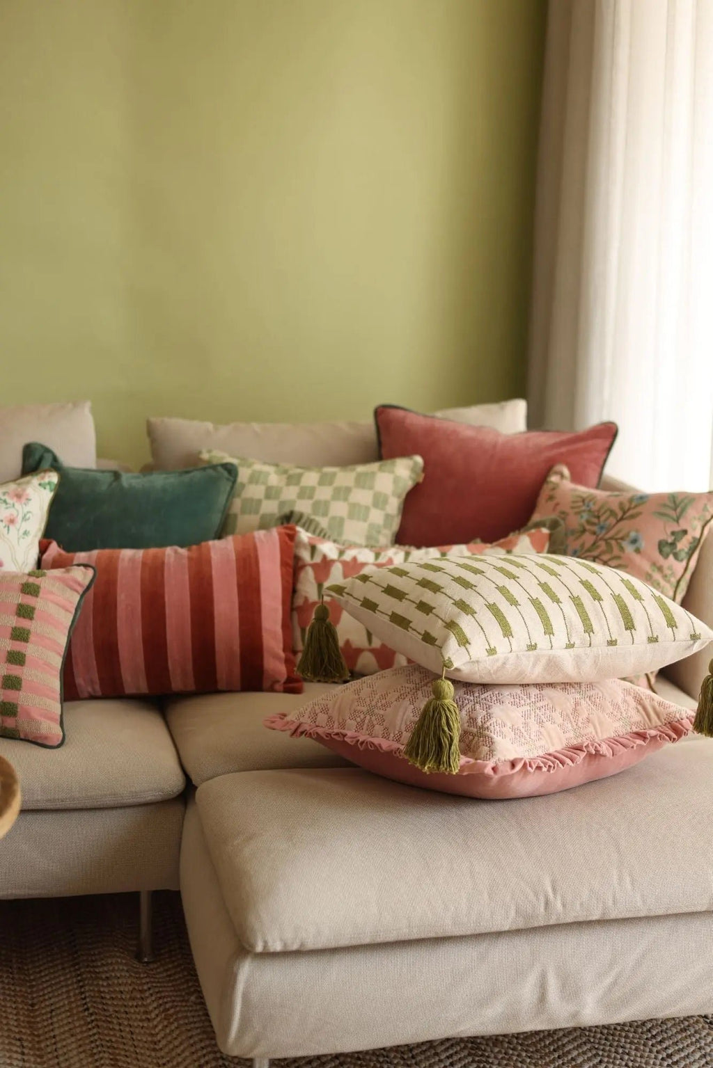 Kussenhoes | Holly Rhubarb gestreepte langwerpige kussenhoes van Sanctuary Living