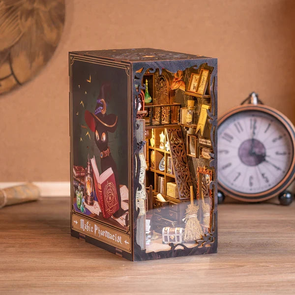 Cutebee, DIY Booknook, The Magic Pharmacist, SZ05B, 18x11x23cm