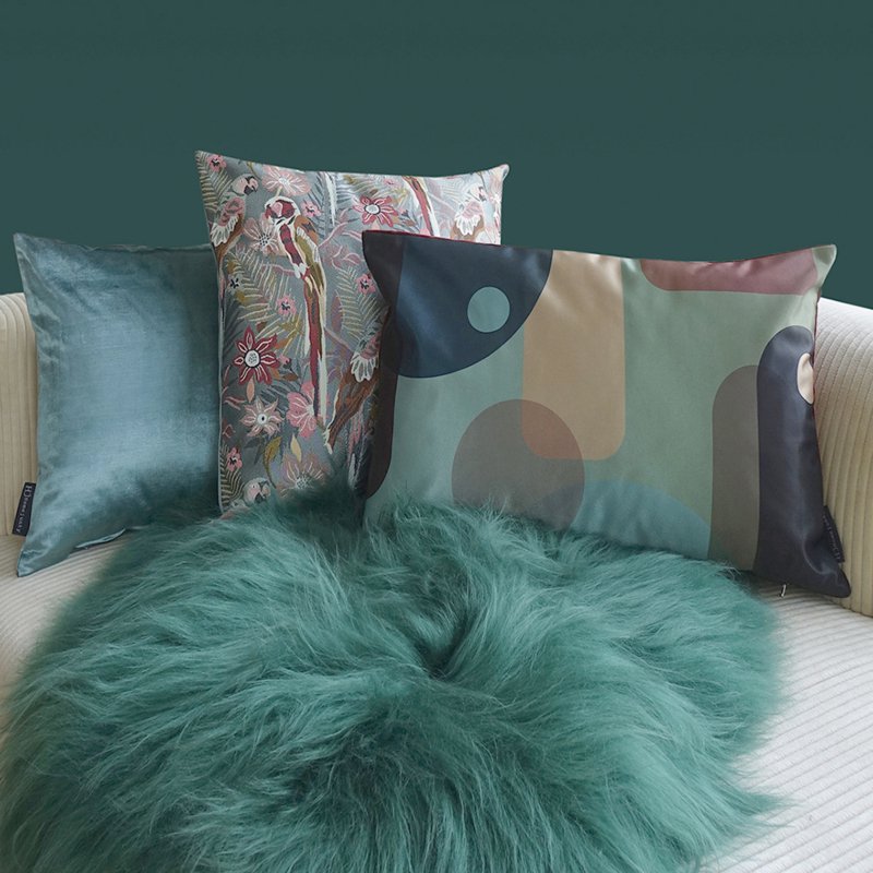 263 Pillow Roaring.2 60x40