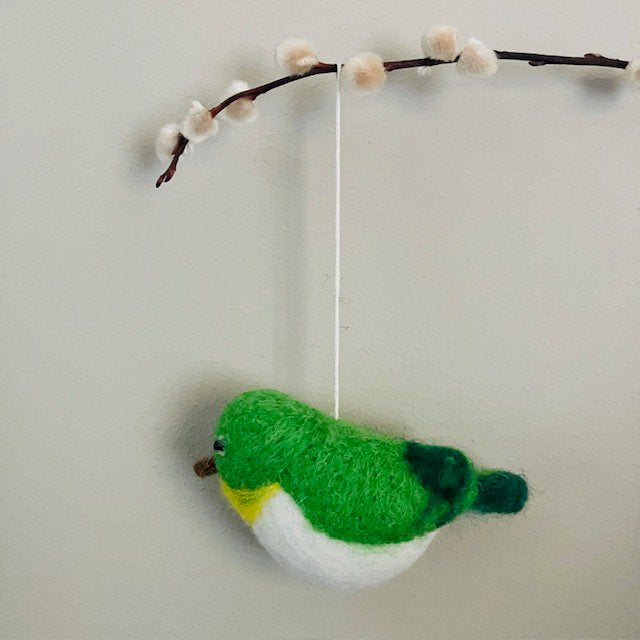 Luna-Leena vogel hangend ornament - groen - wol - handgemaakt in Nepal