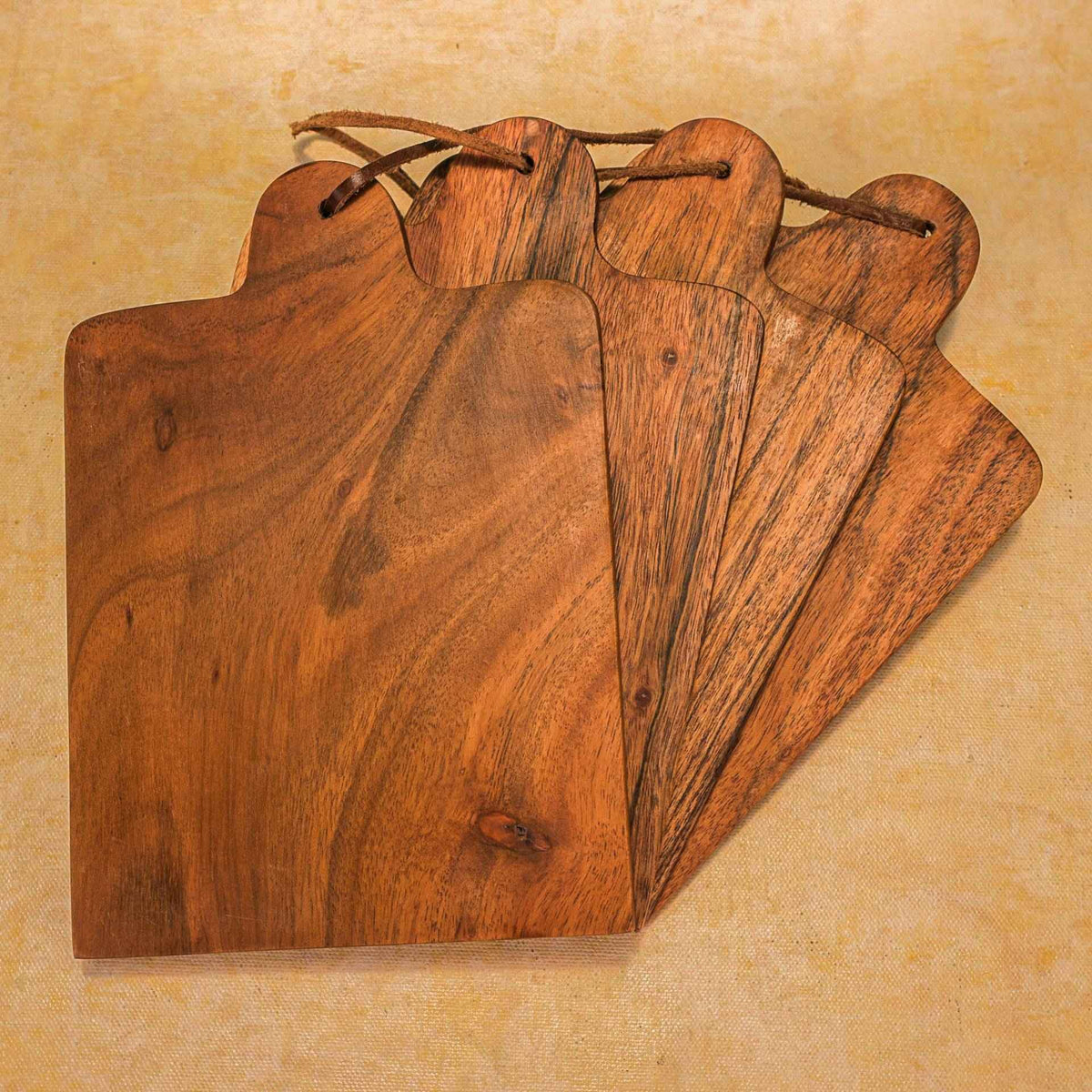 Earthstone serveerplank – acaciahouten serveerplanken – handgemaakt – set van 4