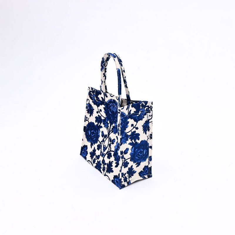 Draagtas - Blauwe Bloemen – Herbruikbare Eco-vriendelijke draagtas voor cadeau (31 x 16 x 31 cm)