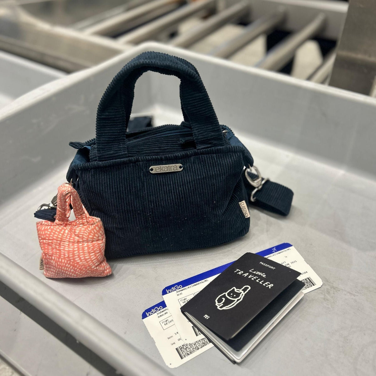 Handgeverfde corduroy draagtas met afneembare riem - Mini
