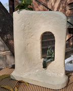 Sculpturaal papier-maché vaas-damebeeldje