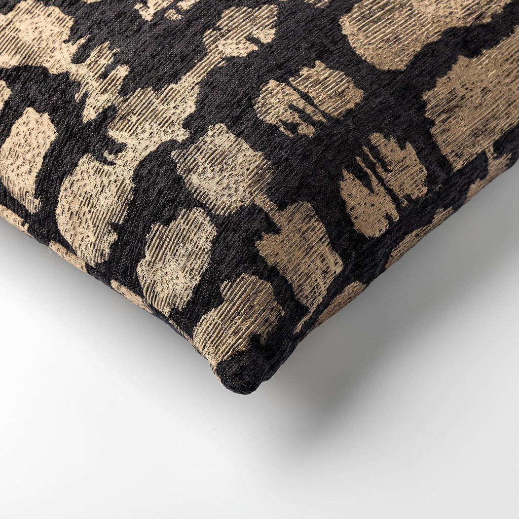 Delphine | Cushion 45x45 cm | Raven | Zwart | Hoii