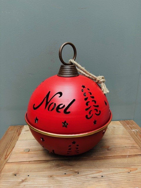 Iron Christmas ball: Noël