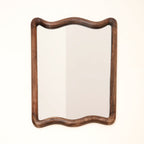 Soft Wave wandspiegel in massief mangohouten frame 75x100 cm