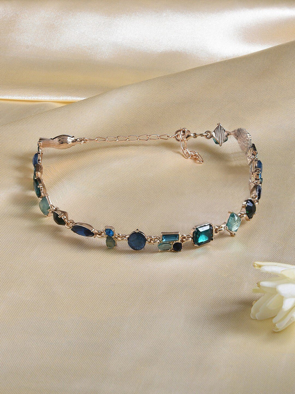 Vergulde ketting met kunststenen en studs – eigentijdse mode-sieraden – legering en kunststenen – 19 cm lengte