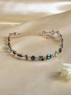Vergulde ketting met kunststenen en studs – eigentijdse mode-sieraden – legering en kunststenen – 19 cm lengte