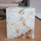 Tafel van witte onyx