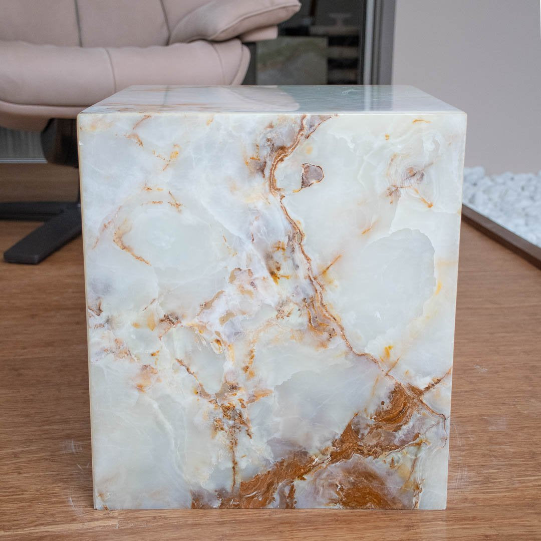 Tafel van witte onyx
