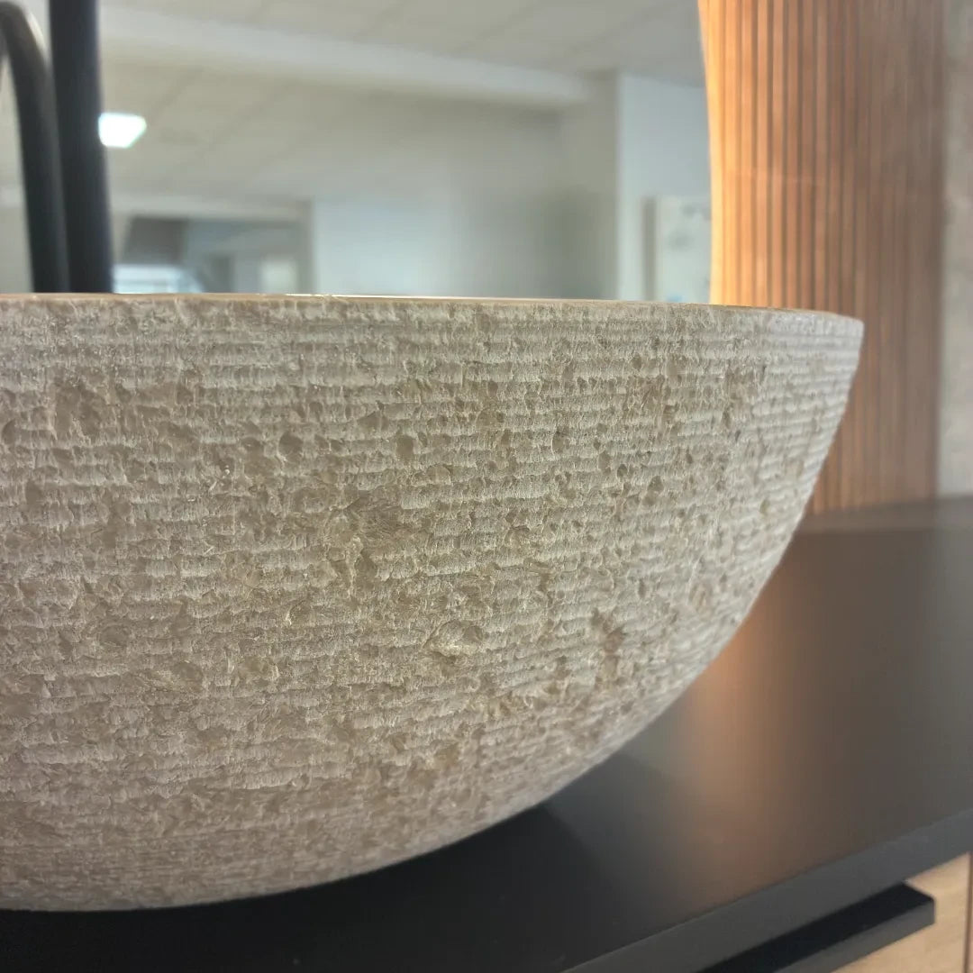 Beige marmeren wastafel
