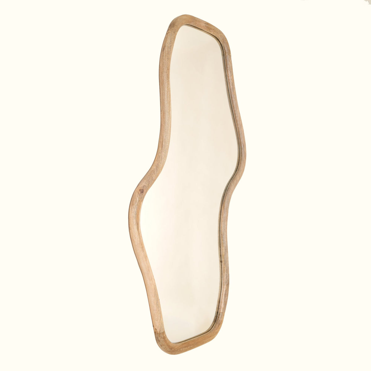 Smooth Curve wandspiegel in natuurlijk mangohout 90x170 cm