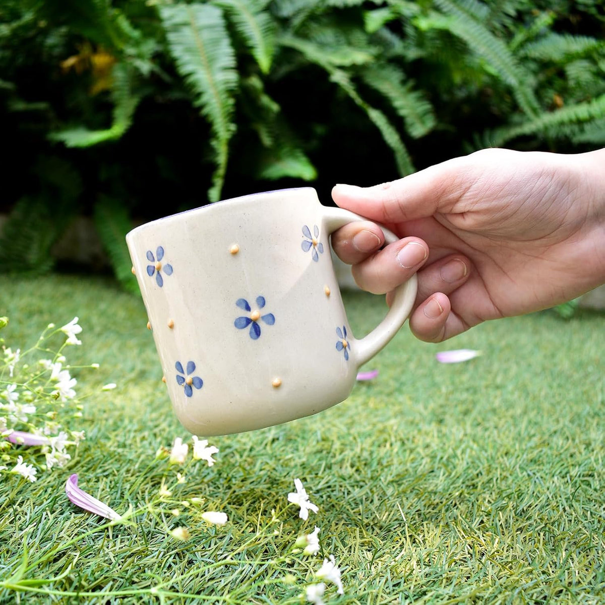 Keramische mok – handgemaakte milieuvriendelijke klei – lavendelgeel bloemmotief – 240 ML