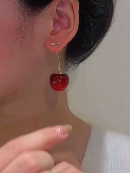 Kersen Dangle Oorbellen – Rode Kunstkralen – Push Back Sluiting