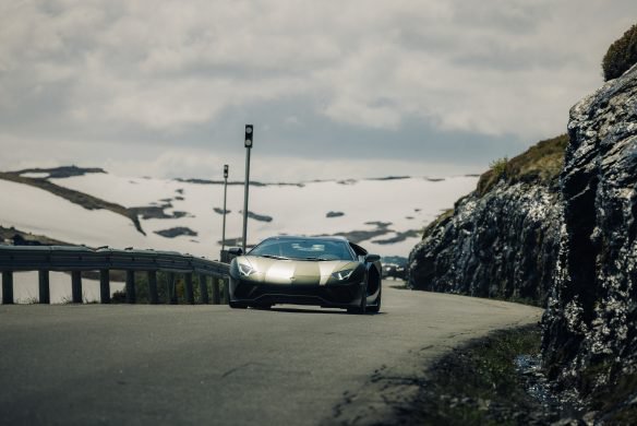 Grenzeloos. Supercar-tochten in Noorwegen