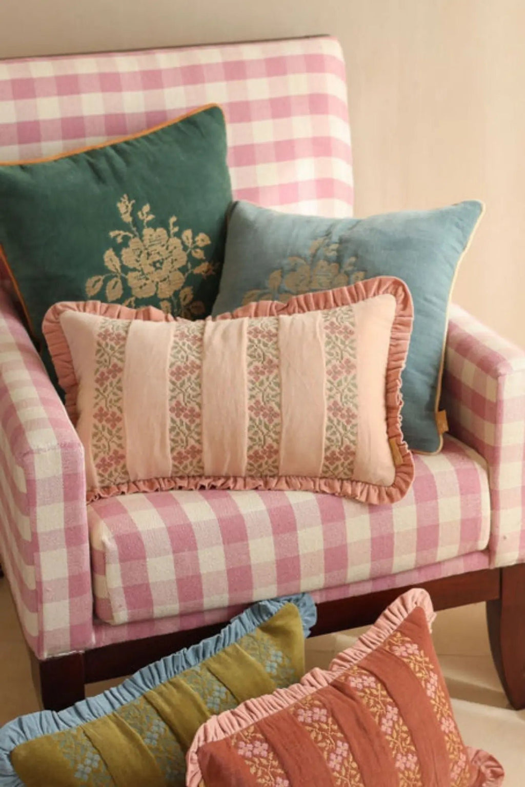 Kussenhoes | Heather Baby Pink Cross Stitch langwerpige kussenhoes van Sanctuary Living
