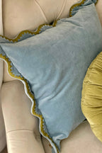 Kussenhoes | Mirage Scallop zachtblauwe kussenhoes van Sanctuary Living