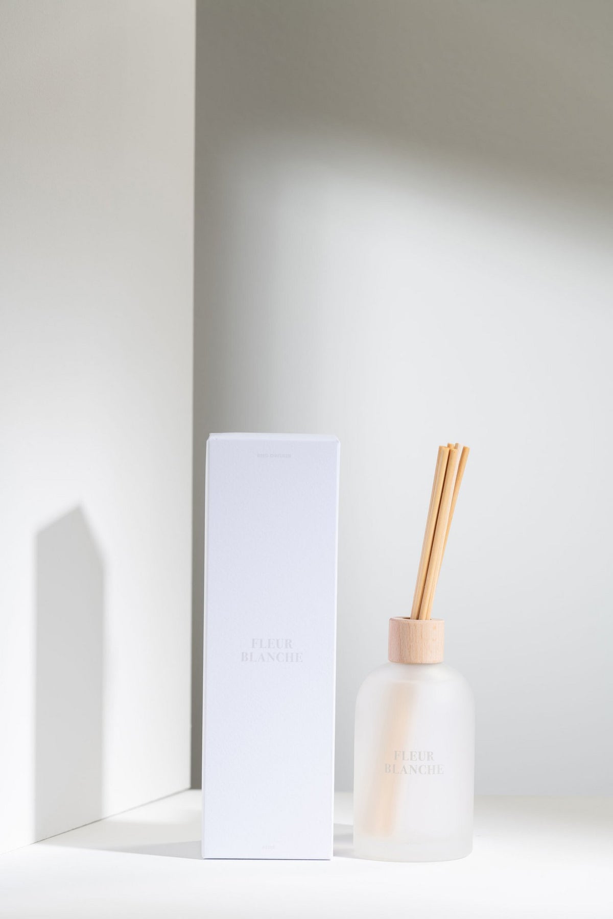 J -linie Geurolie Essentiële overeenkomsten - Witte bloem - Wit - 250 ml