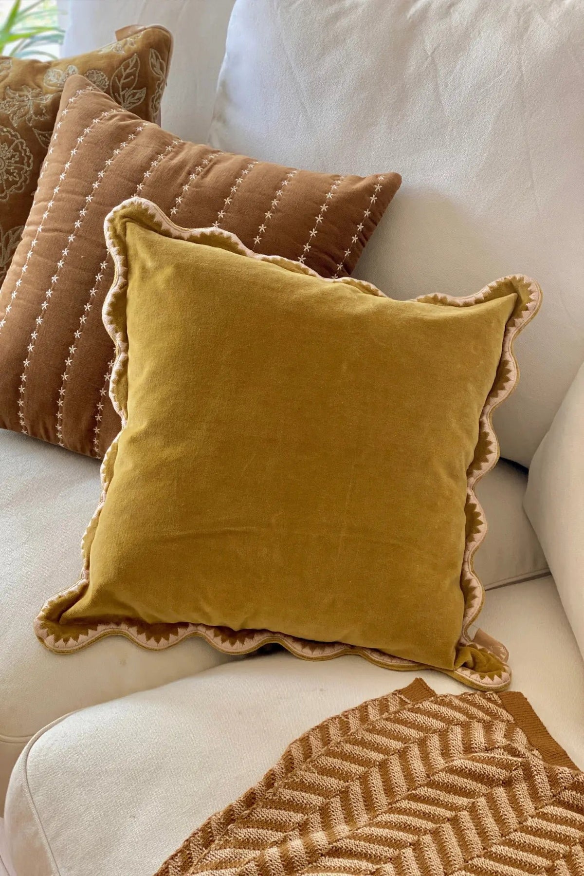 Kussenhoes | Mirage Scallop Deep Oker kussenhoes van Sanctuary Living