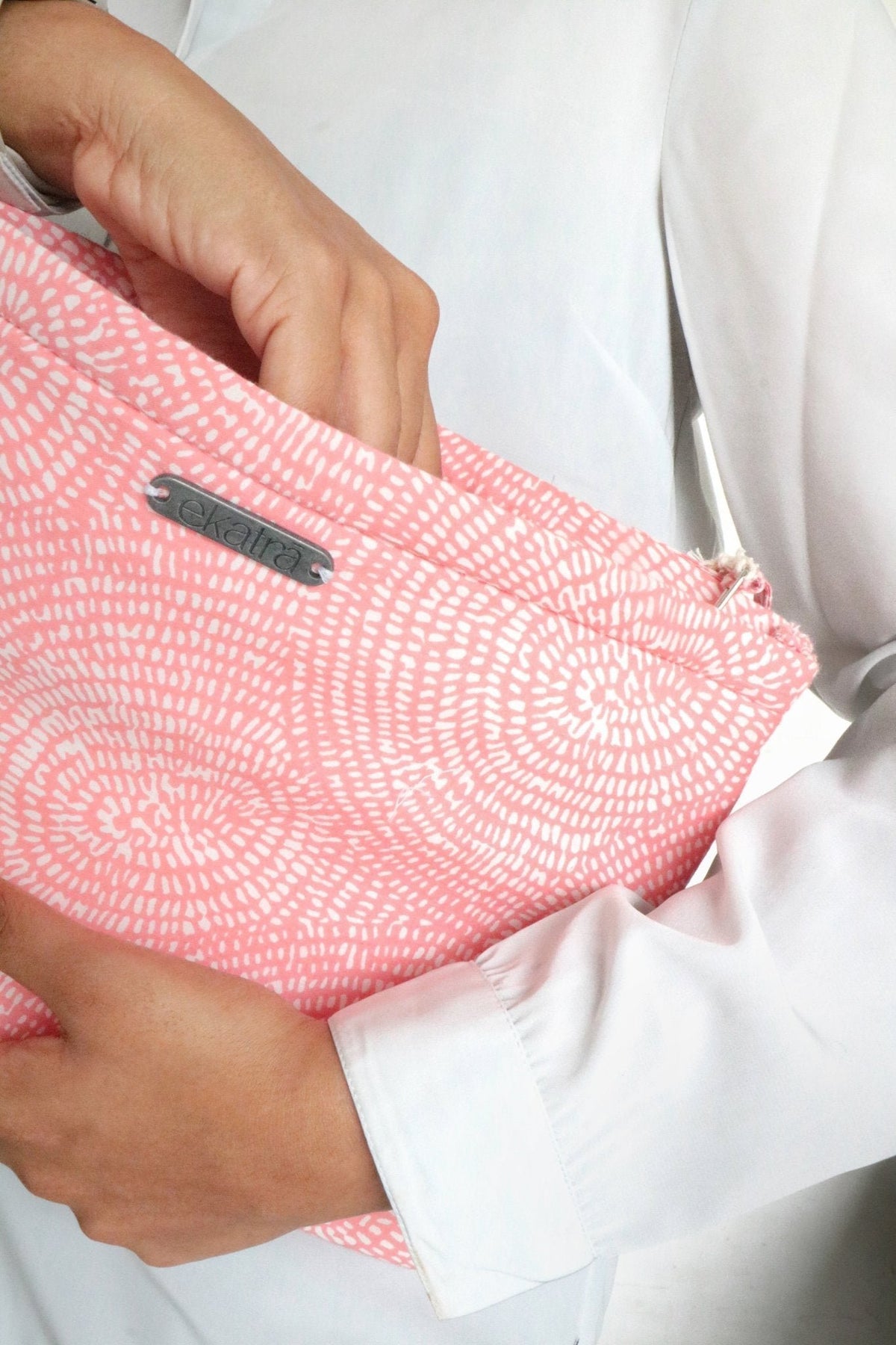 Handgenaaide katoenen laptophoes - gewatteerd, 10,9 inch, 8 prints