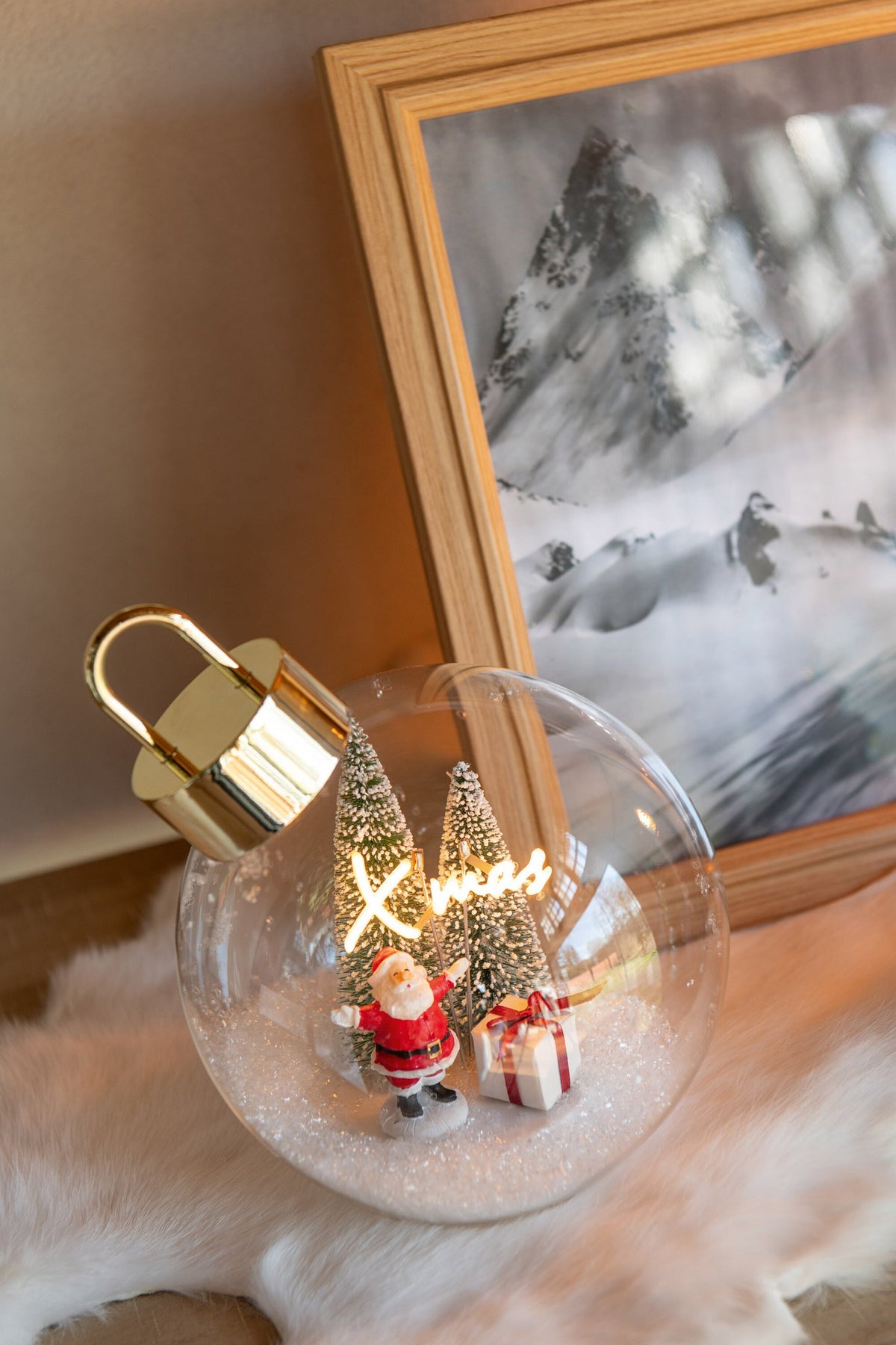 J-Line kerstbal Kerstman - glas - wit/rood - S - LED lichtjes