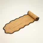 Jute gevlochten tafelloper – houtskool – natuurlijk eetdecor