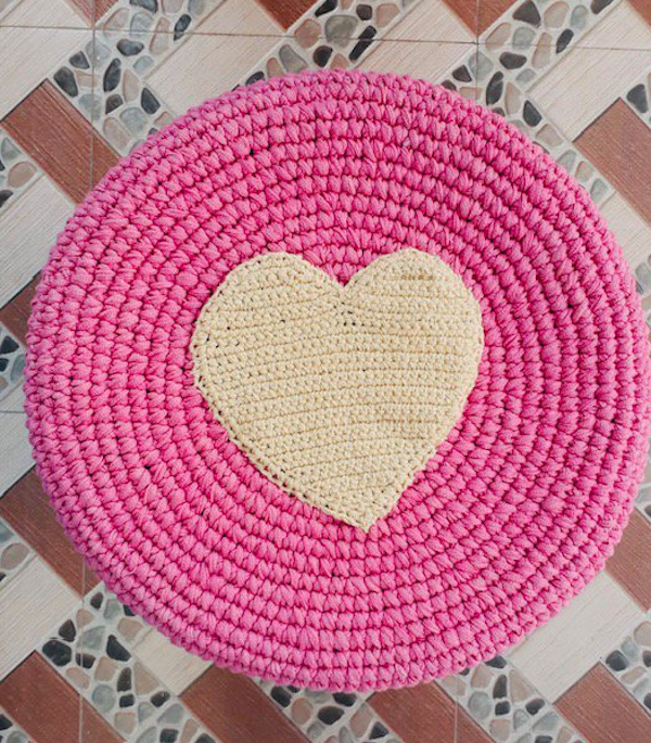 Luna-Leena kruk met hoes hart roze - katoen & hout - hand gehaakt in Nepal