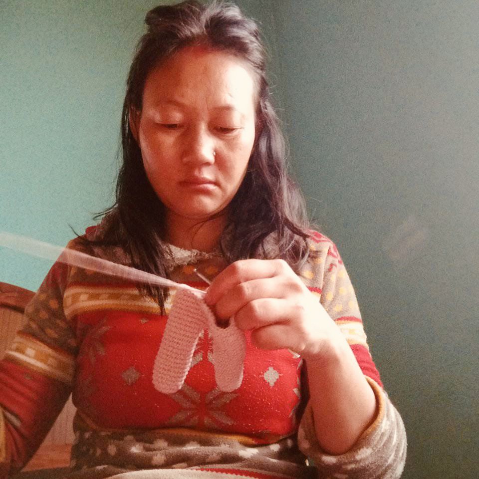 Luna-Leena hond Bella - babyroze - knuffel 0+ - biologisch katoen - hand gehaakt in Nepal