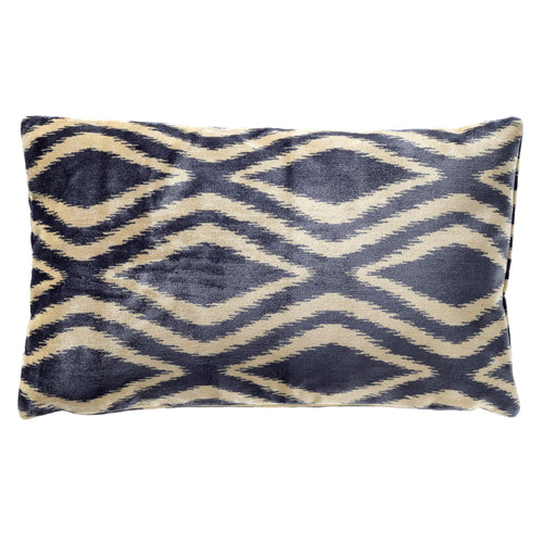Amora | Kussen 30x50 cm | Insignia Blue | Blauw | Hoii | met duurzame kussenvulling