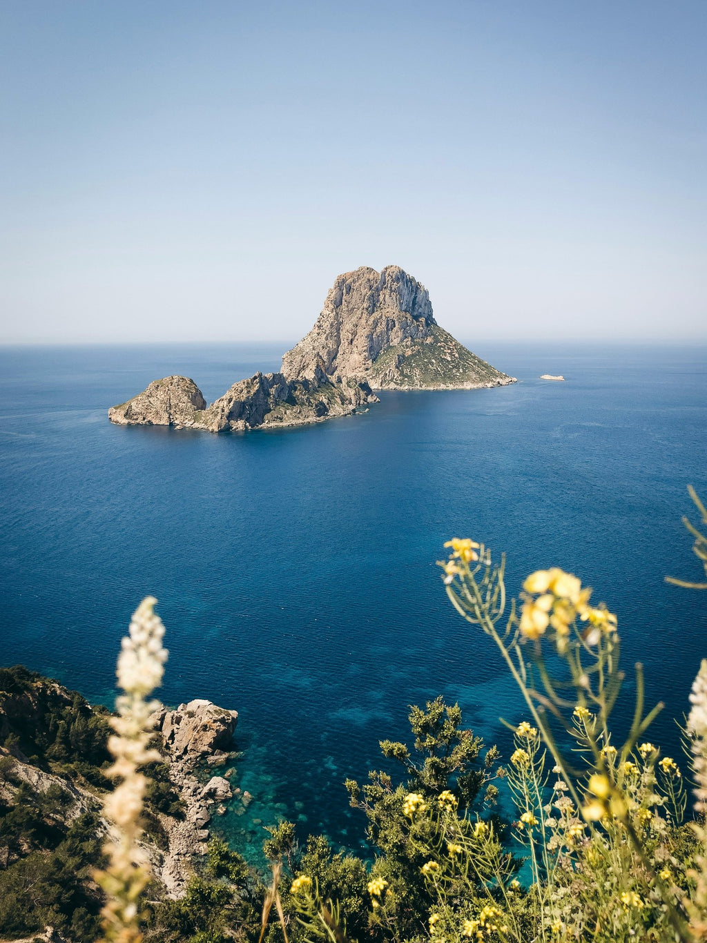 Ibiza bezoeken. Plekken waar je naar verlangt, originele recepten en insidertips