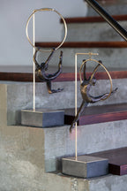 J-Line decoratie Gymnast Hoepel Beta - polyresin - zwart/goud