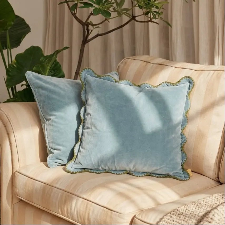 Kussenhoes | Mirage Scallop zachtblauwe kussenhoes van Sanctuary Living